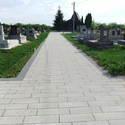 sétány a temetőben